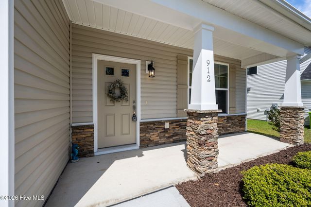912 Terraces Lane, Hampstead, NC 28443