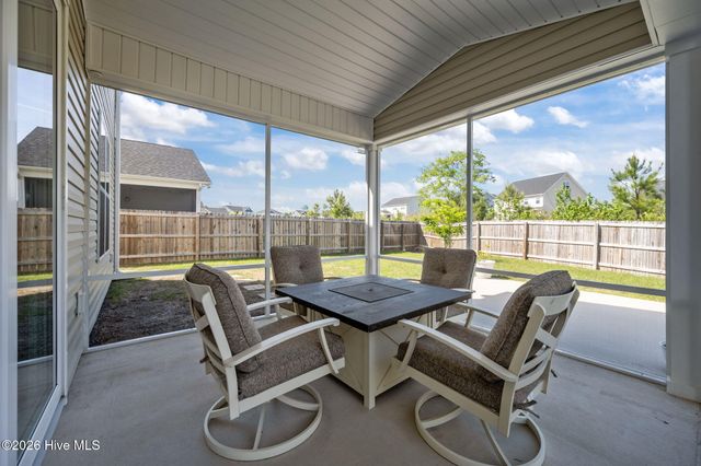 912 Terraces Lane, Hampstead, NC 28443