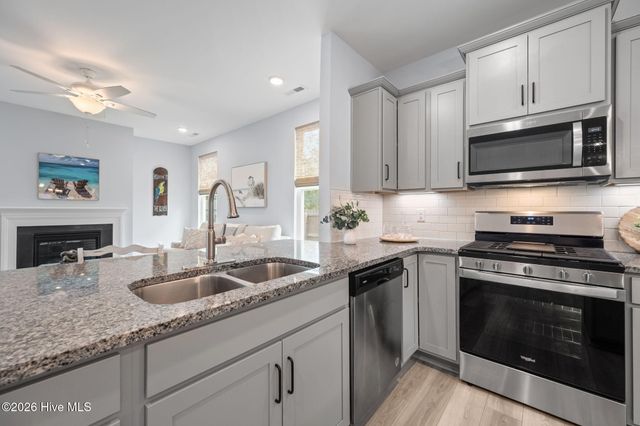 912 Terraces Lane, Hampstead, NC 28443