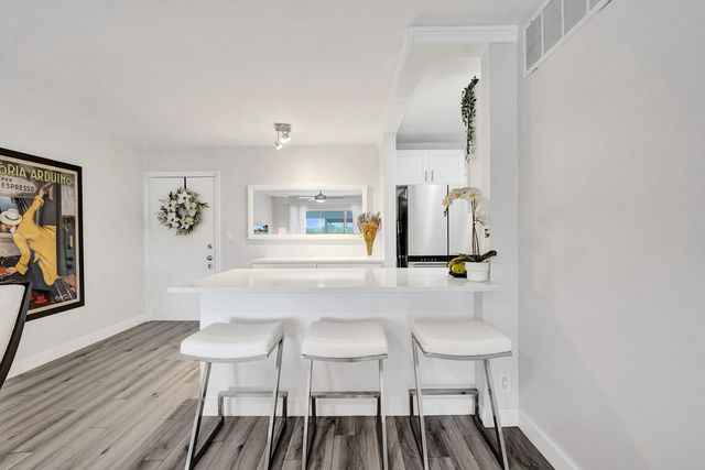 3040 NE 16th Avenue A405, Oakland Park, FL 33334