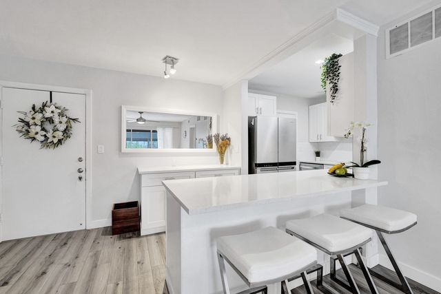 3040 NE 16th Avenue A405, Oakland Park, FL 33334