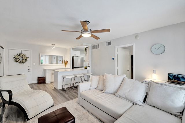 3040 NE 16th Avenue A405, Oakland Park, FL 33334