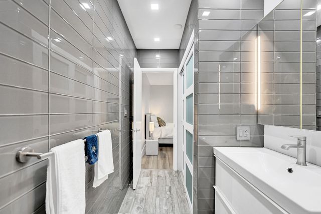 3040 NE 16th Avenue A405, Oakland Park, FL 33334