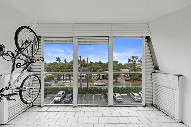 3040 NE 16th Avenue A405, Oakland Park, FL 33334