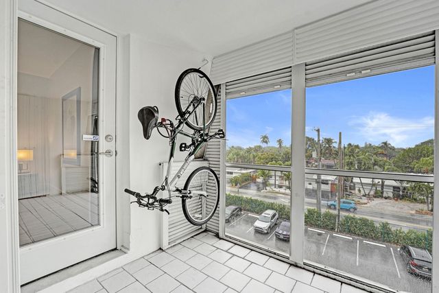 3040 NE 16th Avenue A405, Oakland Park, FL 33334