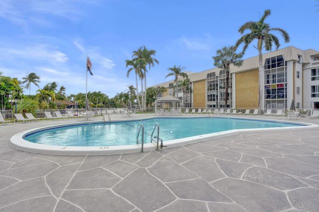 3040 NE 16th Avenue A405, Oakland Park, FL 33334