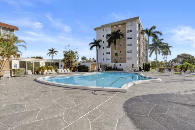 3040 NE 16th Avenue A405, Oakland Park, FL 33334