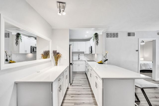 3040 NE 16th Avenue A405, Oakland Park, FL 33334