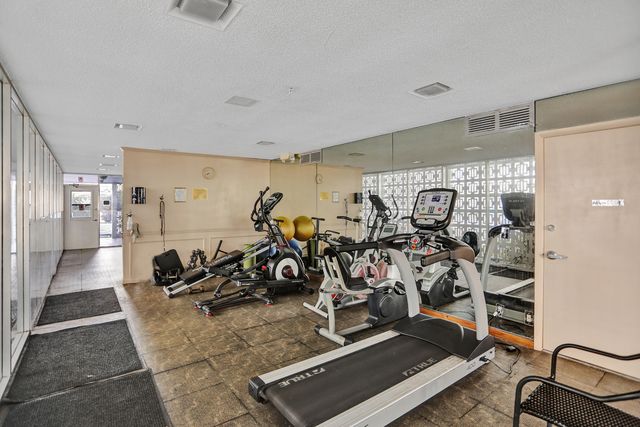 3040 NE 16th Avenue A405, Oakland Park, FL 33334