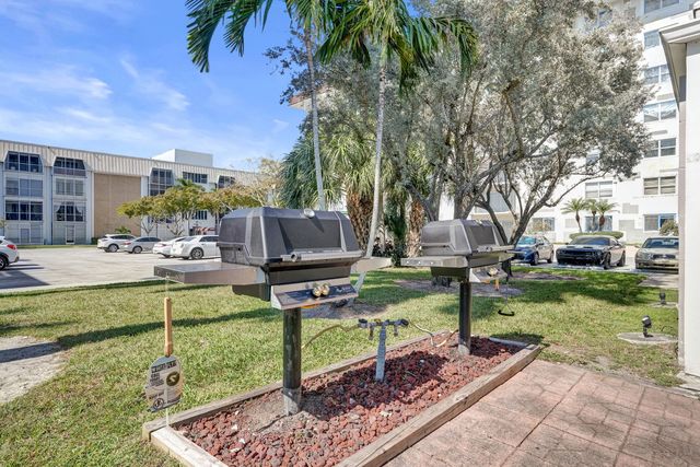 3040 NE 16th Avenue A405, Oakland Park, FL 33334