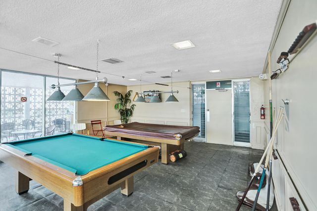 3040 NE 16th Avenue A405, Oakland Park, FL 33334