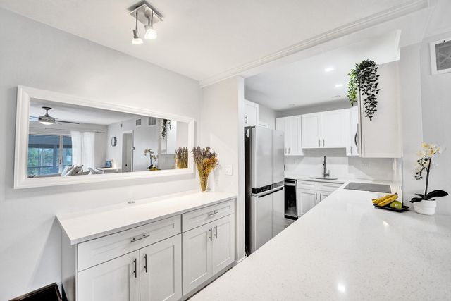 3040 NE 16th Avenue A405, Oakland Park, FL 33334