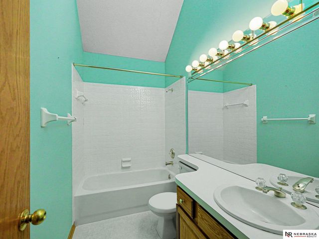 4230 N Branch Drive, Omaha, NE 68116
