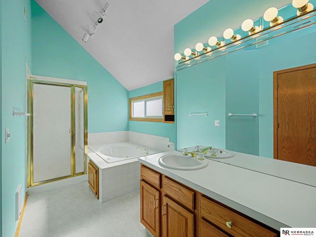 4230 N Branch Drive, Omaha, NE 68116