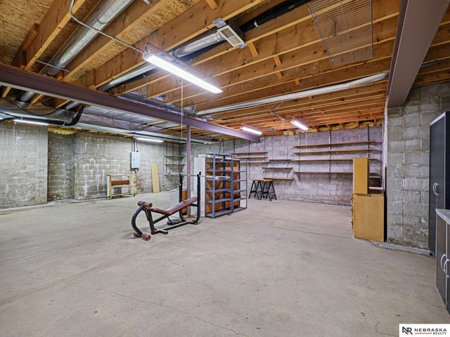 4230 N Branch Drive, Omaha, NE 68116