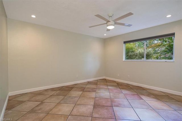 1025 Pine Isle LN 1025, Naples, FL 34112