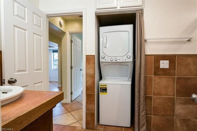 1025 Pine Isle LN 1025, Naples, FL 34112