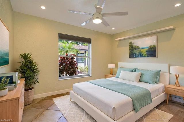 1025 Pine Isle LN 1025, Naples, FL 34112