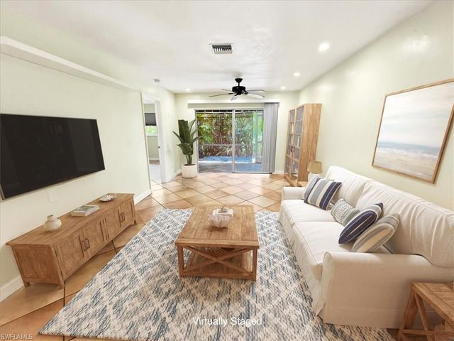 1025 Pine Isle LN 1025, Naples, FL 34112