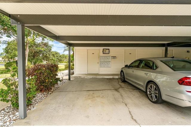 1025 Pine Isle LN 1025, Naples, FL 34112