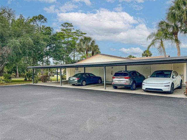 1025 Pine Isle LN 1025, Naples, FL 34112