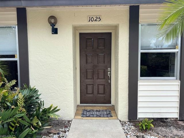 1025 Pine Isle LN 1025, Naples, FL 34112