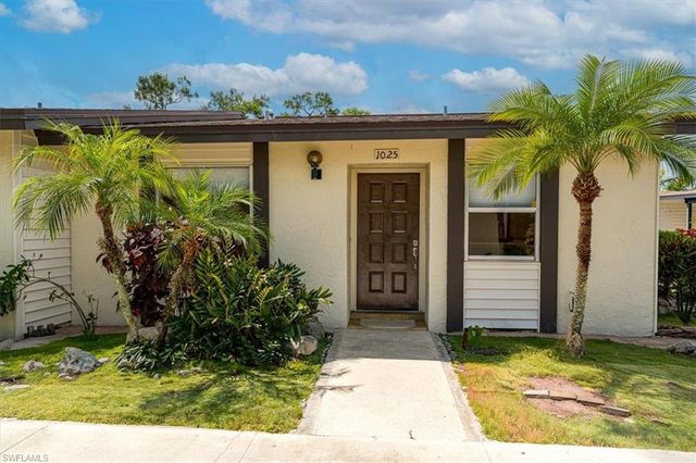 1025 Pine Isle LN 1025, Naples, FL 34112