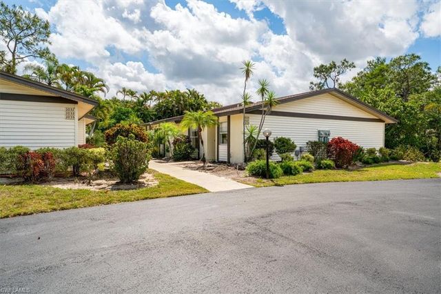 1025 Pine Isle LN 1025, Naples, FL 34112