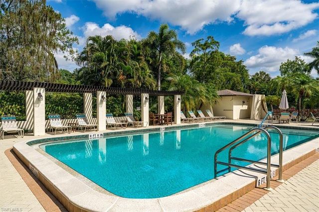 1025 Pine Isle LN 1025, Naples, FL 34112