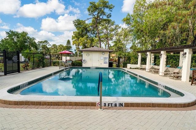 1025 Pine Isle LN 1025, Naples, FL 34112