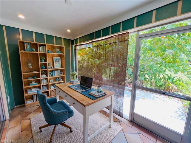 1025 Pine Isle LN 1025, Naples, FL 34112