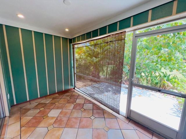 1025 Pine Isle LN 1025, Naples, FL 34112