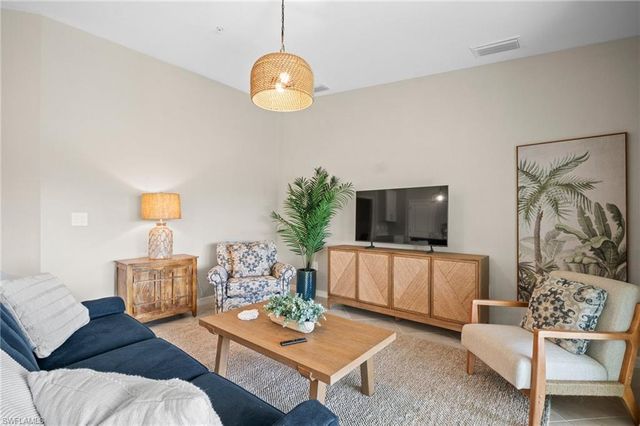 15195 Bluffton LN # 925, Babcock Ranch, FL 33982