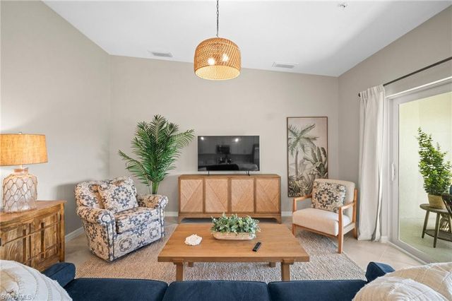 15195 Bluffton LN # 925, Babcock Ranch, FL 33982