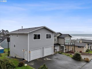 1910 Ne 68TH St, Lincoln City, OR 97367
