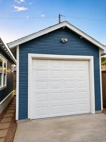 1011 W Melwood Street, Houston, TX 77009