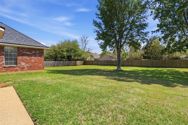 520 Weavers Way, Bossier City, LA 71111