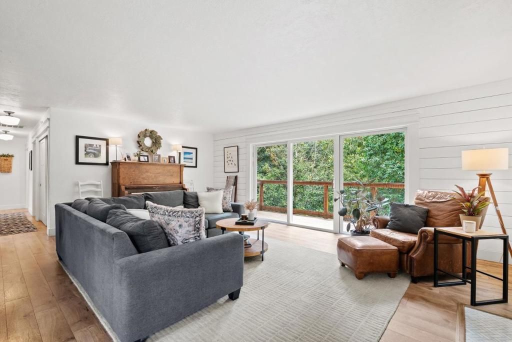 Image 10 of property listing at 4000 Glen Haven Road, Soquel, CA 95073