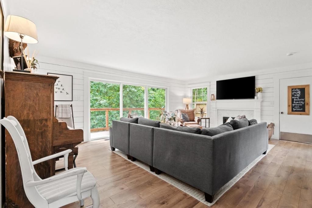 Image 3 of property listing at 4000 Glen Haven Road, Soquel, CA 95073