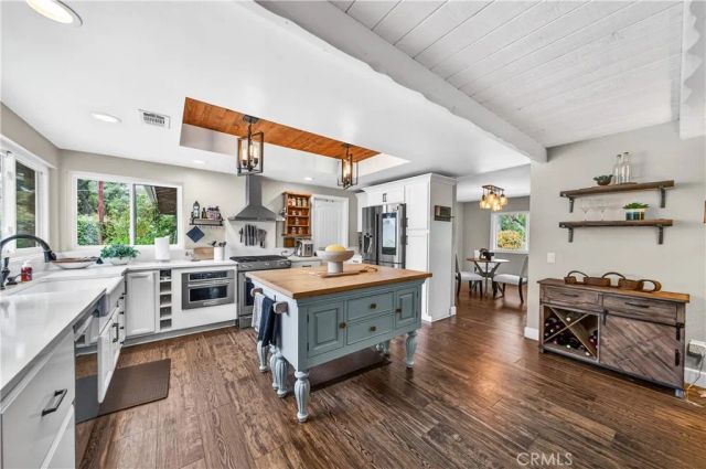 20705 Onaknoll, Lake Mathews, CA 92570