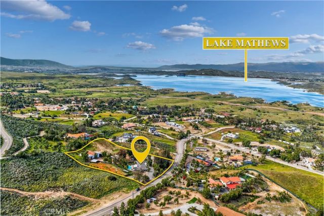 20705 Onaknoll, Lake Mathews, CA 92570