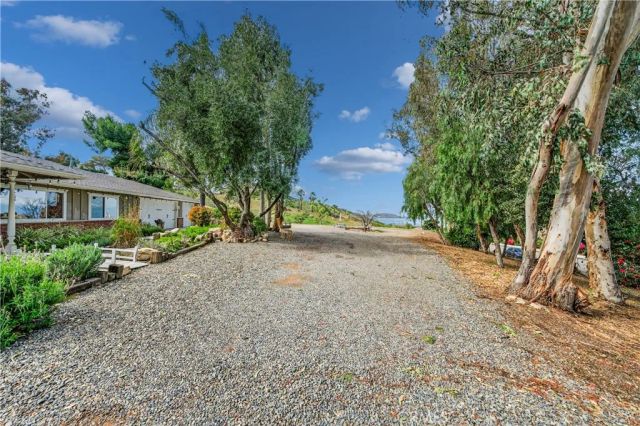 20705 Onaknoll, Lake Mathews, CA 92570