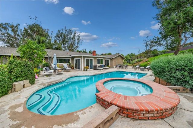 20705 Onaknoll, Lake Mathews, CA 92570