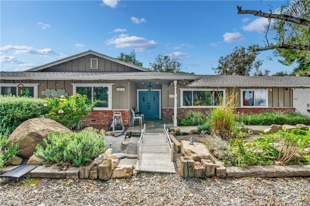 20705 Onaknoll, Lake Mathews, CA 92570