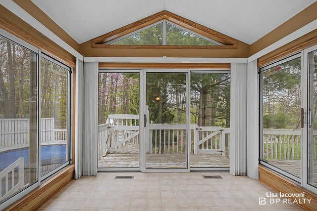 3813 Kinview Street Nw, City Of Walker, MI 49534