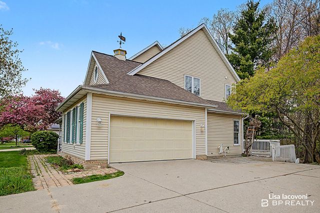 3813 Kinview Street Nw, City Of Walker, MI 49534