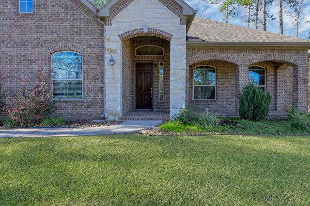 17585 Country Meadow, Magnolia, TX 77355