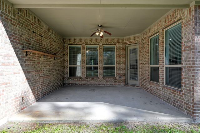 17585 Country Meadow, Magnolia, TX 77355