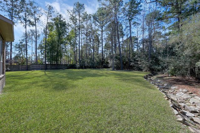 17585 Country Meadow, Magnolia, TX 77355