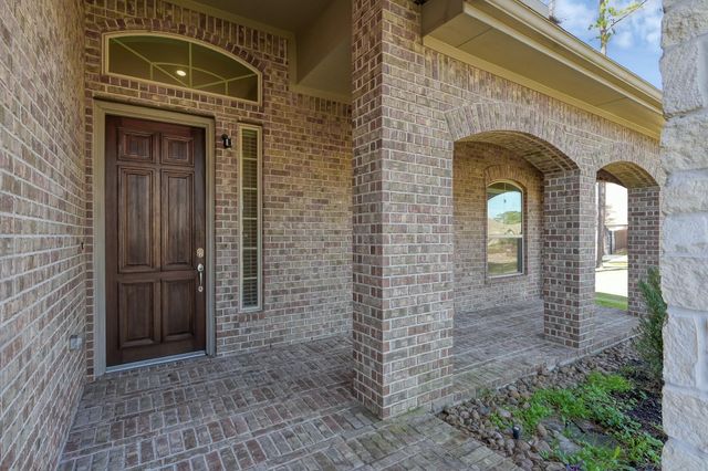 17585 Country Meadow, Magnolia, TX 77355